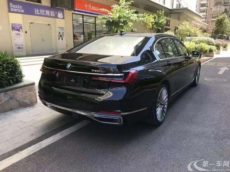 宝马7系 740Li [进口] 2019款 3.0T 自动 汽油 尊享型豪华套装 