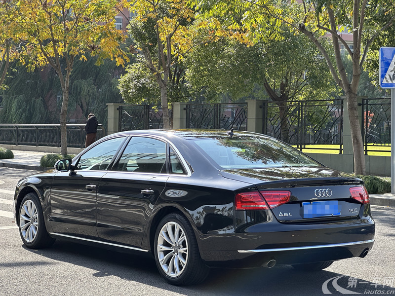 奥迪A8L 50 [进口] 2012款 3.0T 自动 汽油 尊贵型 