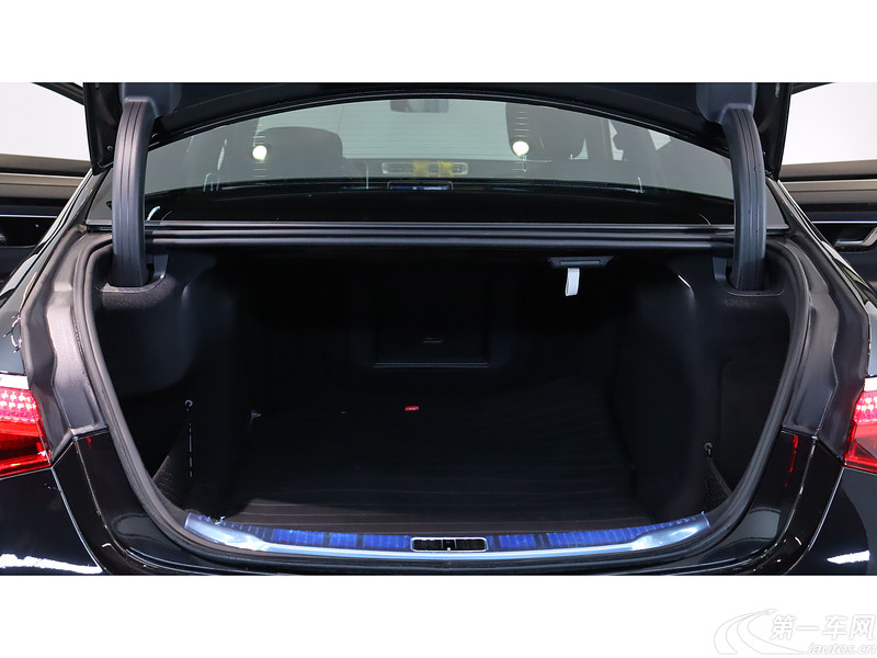 奔驰S级 S400L [进口] 2022款 2.5T 自动 汽油 改款商务型 