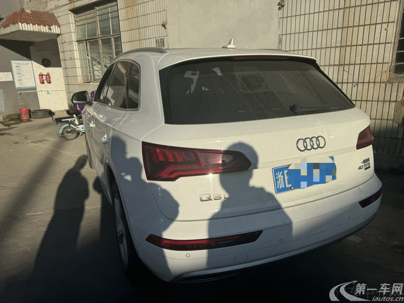 奥迪Q5L 40TFSI 2018款 2.0T 自动 荣享时尚型 (国Ⅵ) 