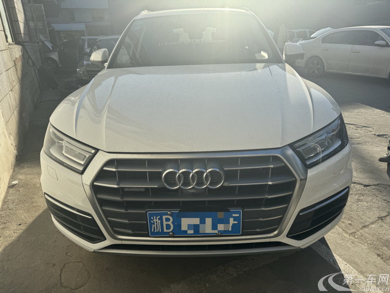 奥迪Q5L 40TFSI 2018款 2.0T 自动 荣享时尚型 (国Ⅵ) 