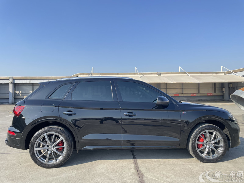 奥迪Q5L 40TFSI 2022款 2.0T 自动 豪华动感型 (国Ⅵ) 