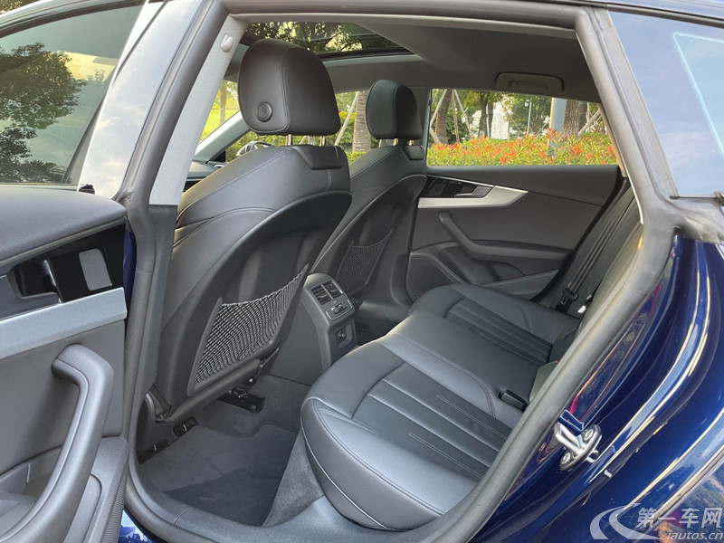 奥迪A5 Coupe 40TFSI [进口] 2022款 2.0T 自动 汽油 时尚动感型 