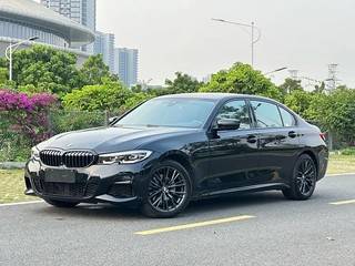 宝马3系 325Li 2.0T 自动 M运动曜夜套装 