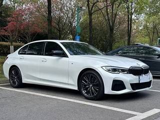 宝马3系 325Li 2.0T 自动 M运动曜夜套装 