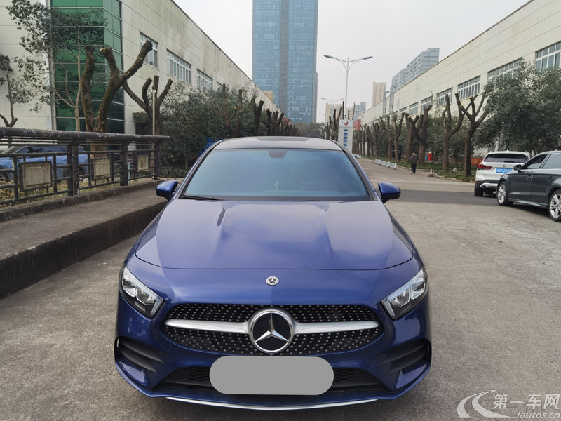【杭州二手奔驰A级三厢】奔驰A级 A200L 2023款 1.3T 自动 运动轿车时尚版