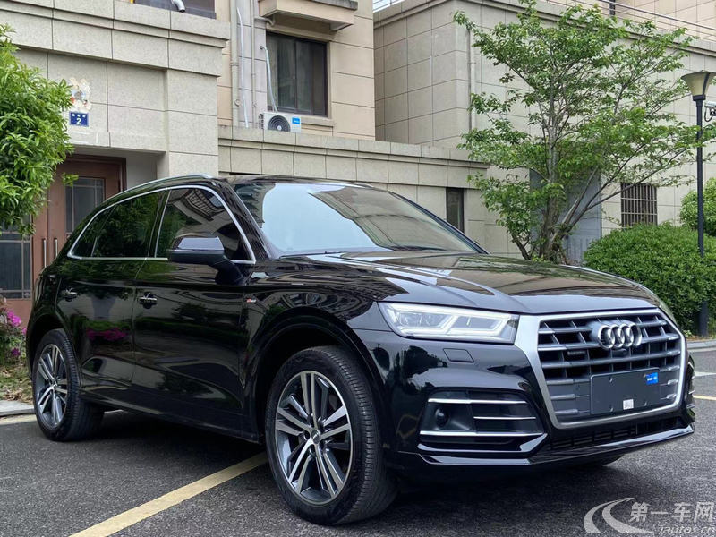 奥迪Q5L 40TFSI 2020款 2.0T 自动 荣享时尚型 (国Ⅵ) 