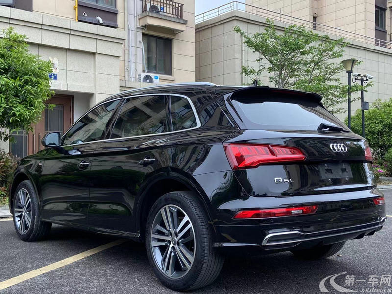 奥迪Q5L 40TFSI 2020款 2.0T 自动 荣享时尚型 (国Ⅵ) 