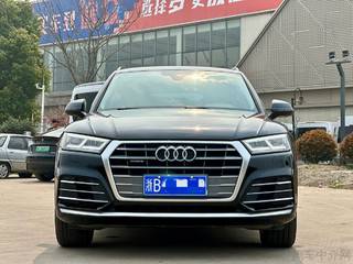 奥迪Q5L 40TFSI 2.0T 自动 荣享时尚型 