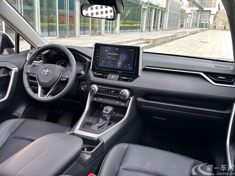 丰田RAV4 2021款 2.0L 自动 前驱 风尚PLUS版 (国Ⅵ) 