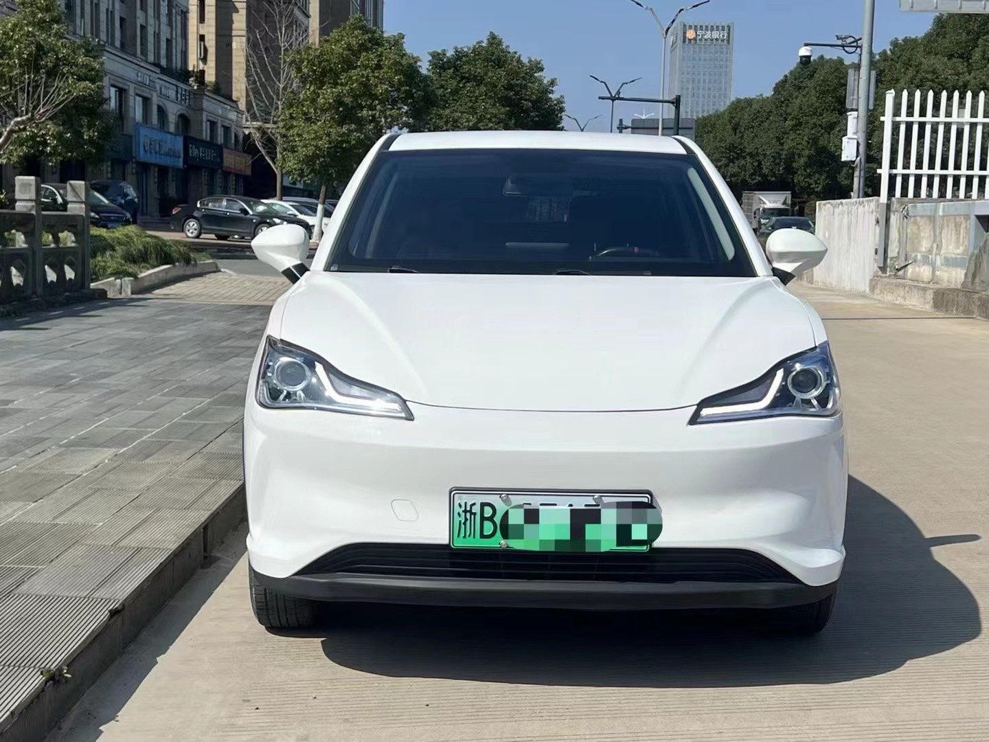 哪吒V 2022款 0.0T 自动 潮400行业版价格0万 