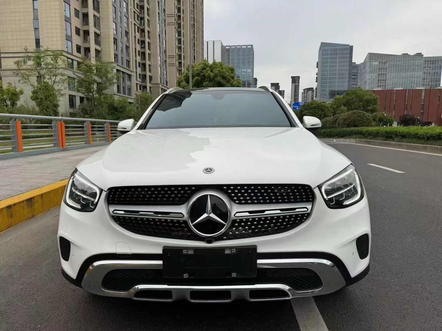 奔驰GLC GLC260L 2022款 2.0T 自动 改款动感型 价格0万 