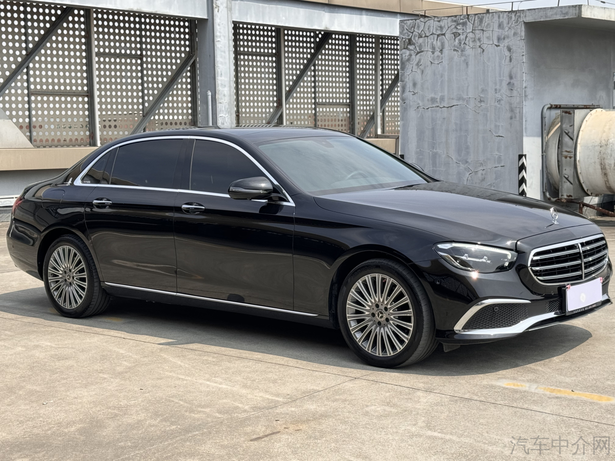 奔驰E级 300L 2023款 2.0T 自动 汽油 运动时尚型 价格0万 