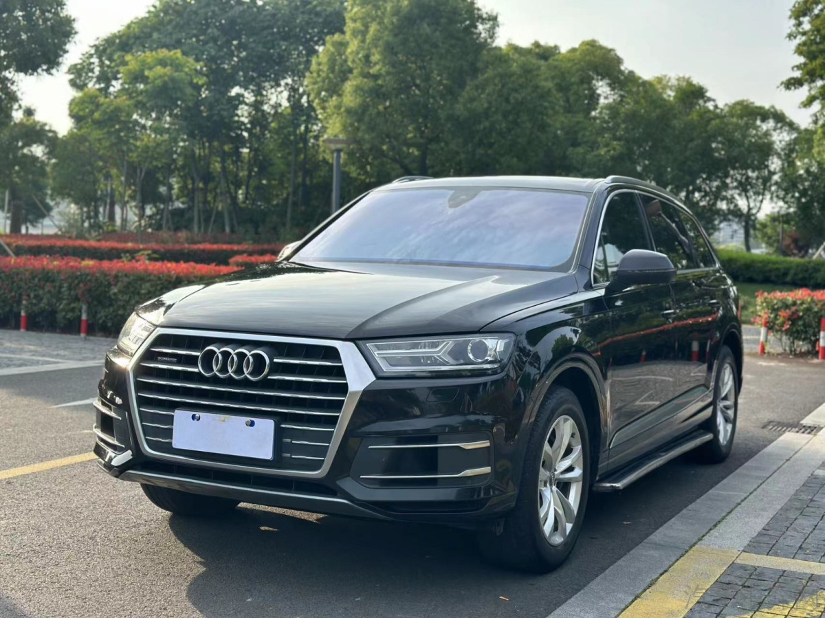 奥迪Q7 [进口] 2017款 3.0T 自动 基本型欧规版平行进口 价格0万 
