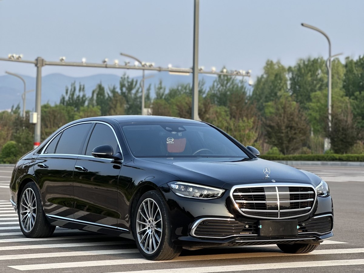 奔驰S级 S400L [进口] 2022款 2.5T 自动 汽油 改款商务型价格0万 