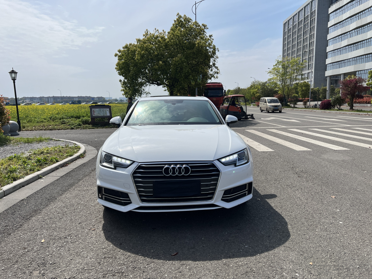 奥迪A4L 2019款 2.0T 自动 运动型 价格0万