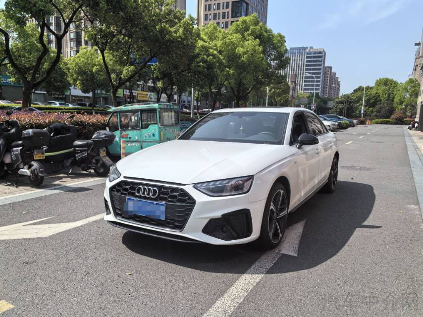 奥迪A4L 2024款 2.0T 自动 quattro臻选动感型 价格0万