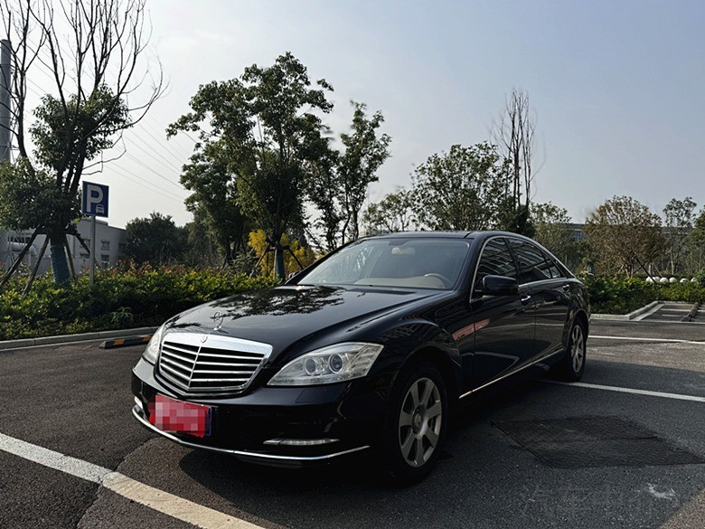 奔驰S级 S300 [进口] 2006款 3.0L 自动 汽油 尊贵型加长版价格0万