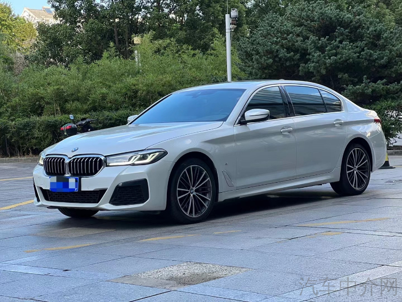 宝马5系 530Li 2022款 2.0T 自动 汽油 改款三行政型豪华套装 价格0万 