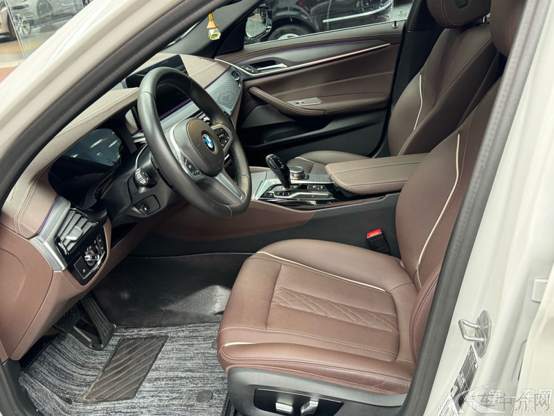 宝马5系 530Li 2023款 2.0T 自动 汽油 xDrive-M运动套装 (国Ⅵ) 
