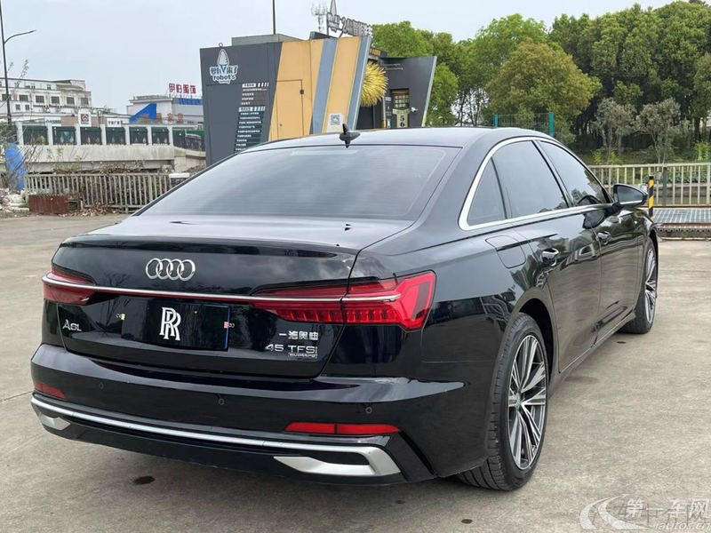 奥迪A6L 40TFSI 2023款 2.0T 自动 豪华动感型 (国Ⅵ) 