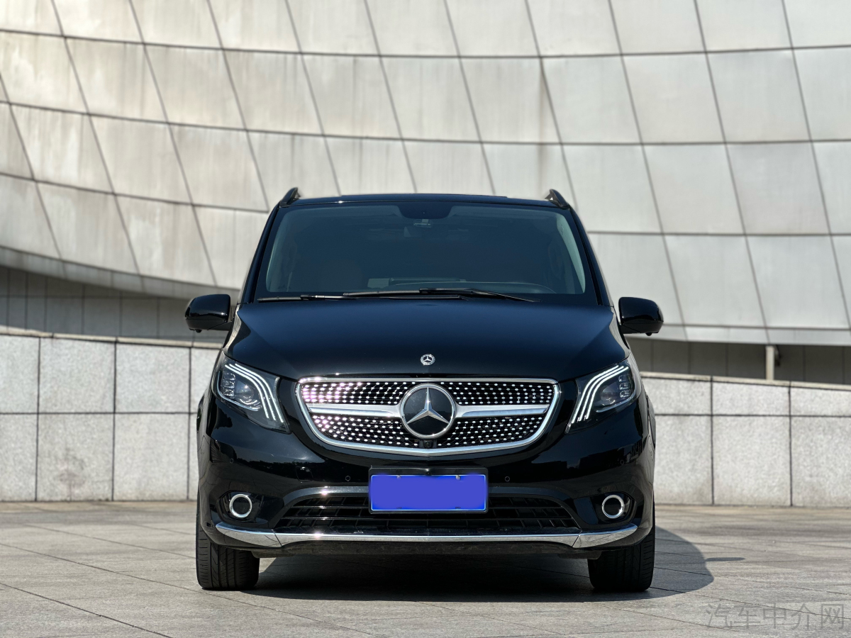 奔驰威霆 2023款 2.0T 自动 9座 汽油 商务版 价格0万
