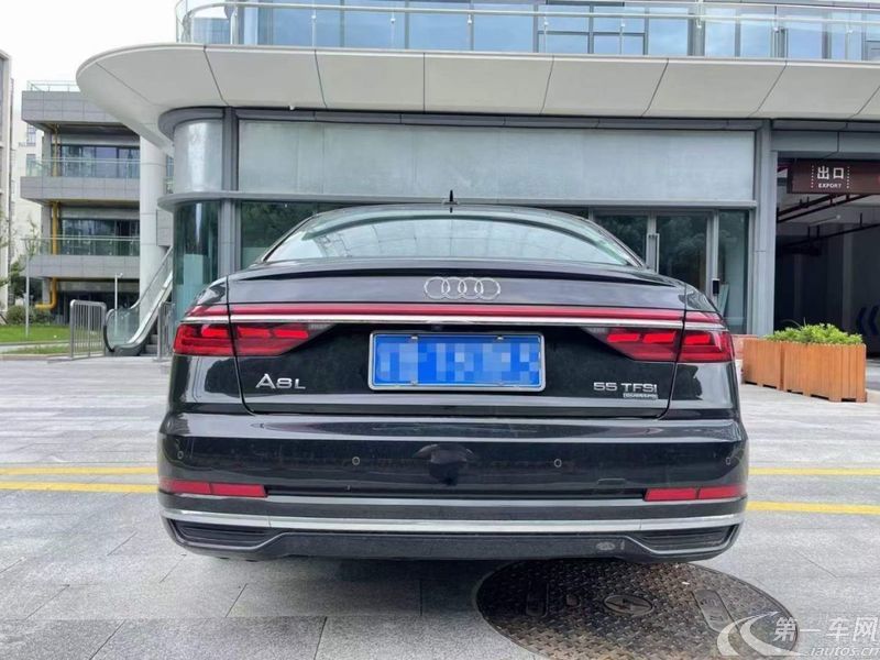 奥迪A8L Horch创始人版 [进口] 2022款 3.0T 自动 汽油 双色臻藏型 