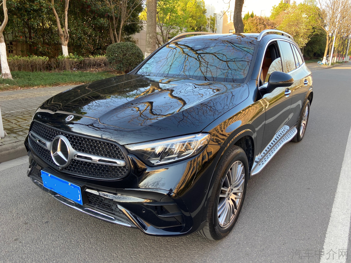 奔驰GLC GLC300L 2024款 2.0T 自动 豪华型 价格0万 