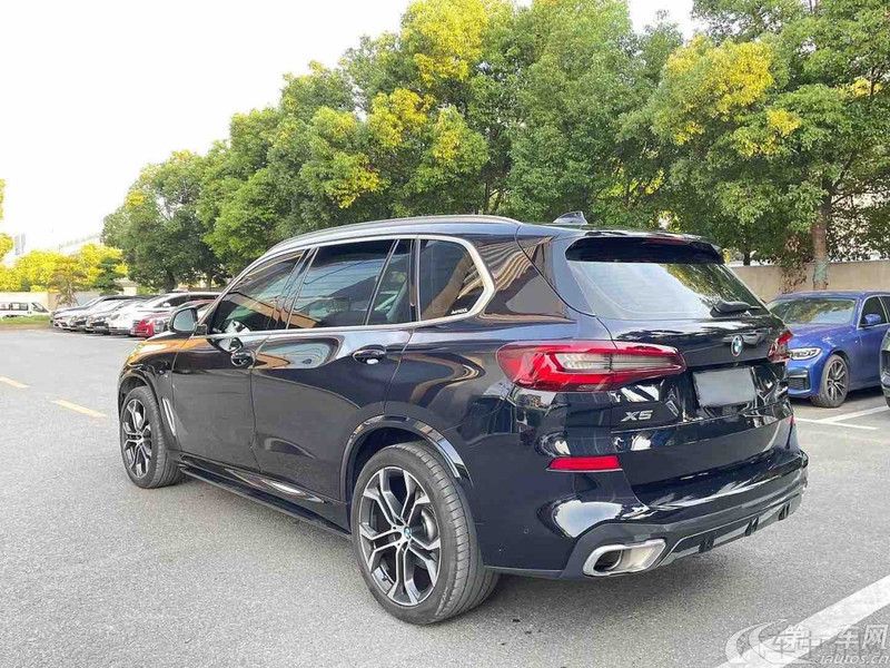 宝马X5 xDrive30Li 2022款 2.0T 自动 尊享型M运动套装 (国Ⅵ) 