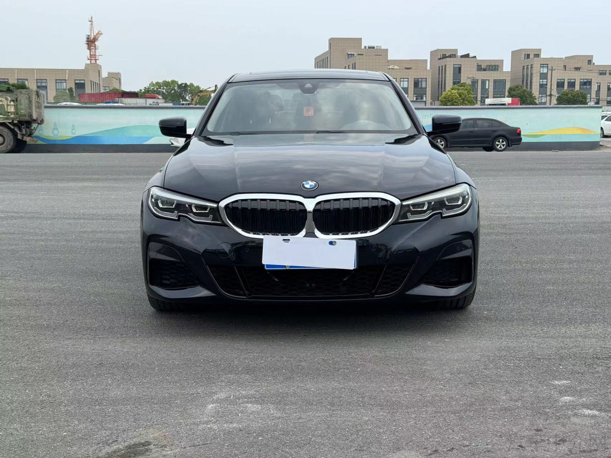 宝马3系 325i 2020款 2.0T 自动 汽油 改款M运动套装 价格0万 