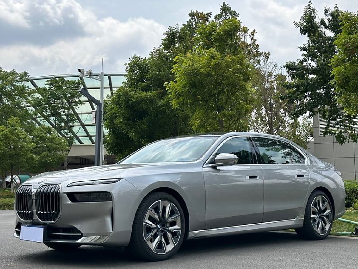 宝马7系 740Li [进口] 2023款 3.0T 自动 汽油 领先型M运动套装价格0万