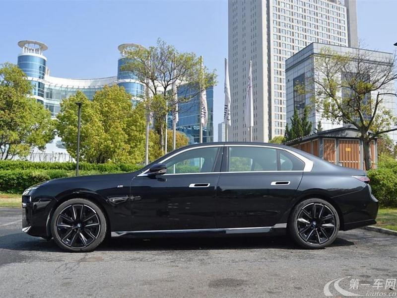 宝马7系 740Li [进口] 2023款 3.0T 自动 汽油 领先型M运动套装 