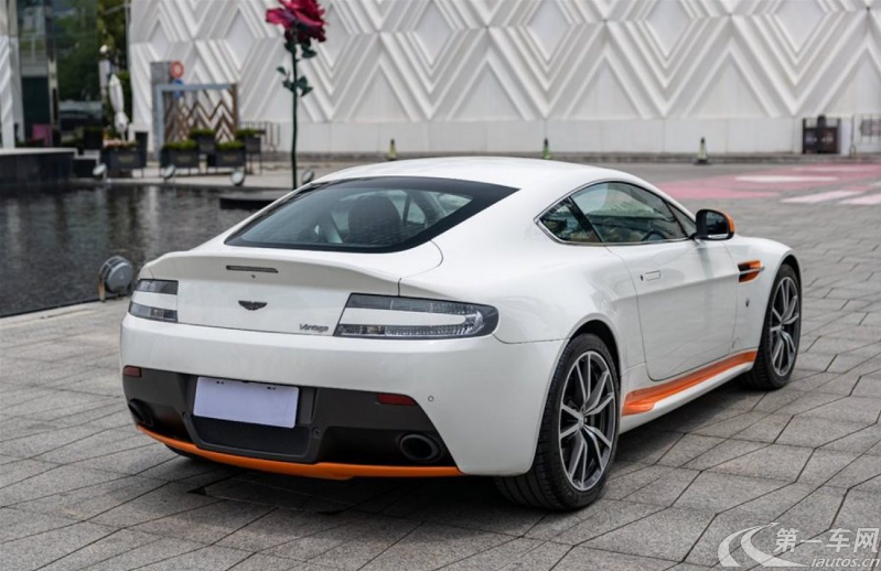 阿斯顿马丁V12 [进口] 2016款 6.0L 自动 Vantage S Coupe 