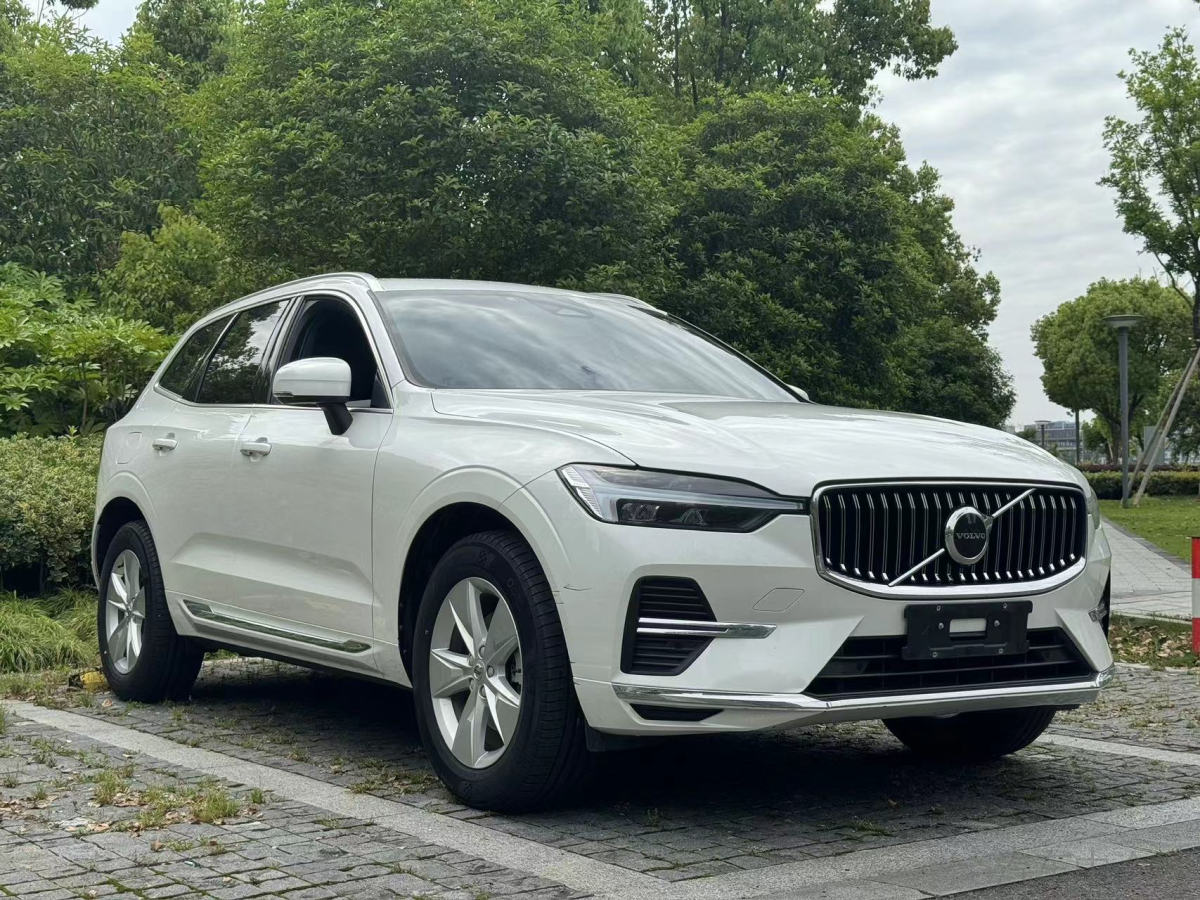 沃尔沃XC60 B5 2022款 2.0T 自动 智逸运动版 价格0万 