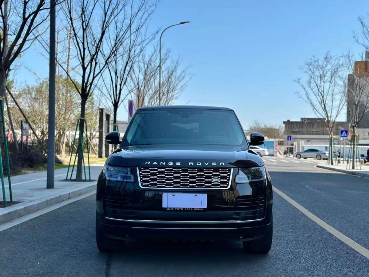 路虎揽胜 [进口] 2022款 3.0T 自动 四驱 400PS传世加长经典版价格0万 