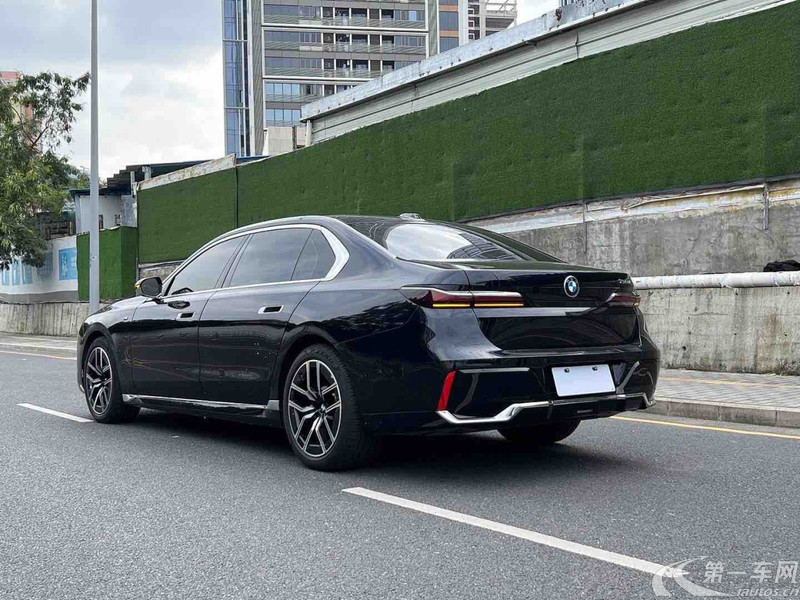 宝马7系 735Li [进口] 2023款 3.0T 自动 汽油 M运动套装 