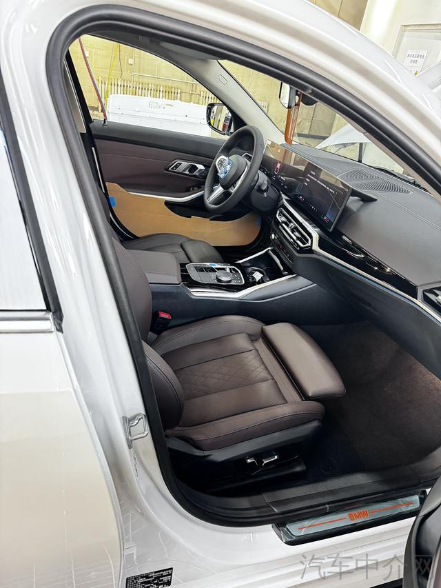 宝马i3 2024款 0.0T 自动 eDrive40L曜夜运动套装价格0万 