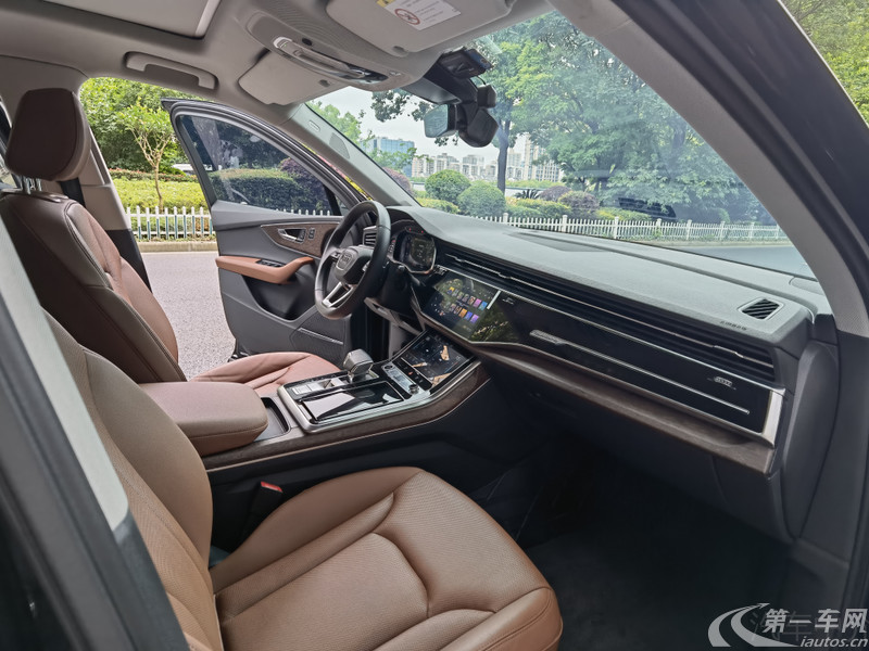 奥迪Q7 55 [进口] 2022款 3.0T 自动 运动型quattro-S-line 