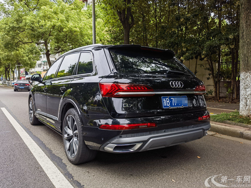 奥迪Q7 55 [进口] 2022款 3.0T 自动 运动型quattro-S-line 