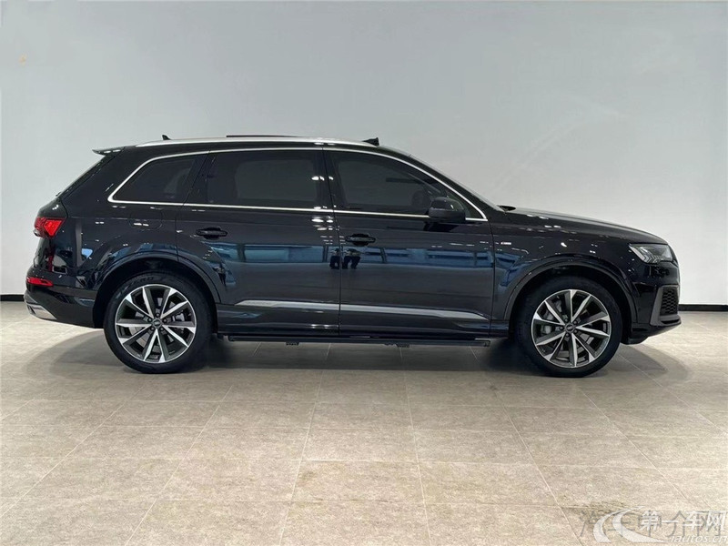 奥迪Q7 55 [进口] 2021款 3.0T 自动 运动型quattro-S-line 