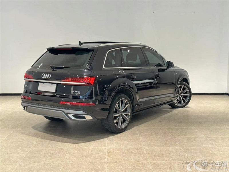 奥迪Q7 55 [进口] 2021款 3.0T 自动 运动型quattro-S-line 