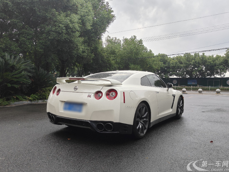 日产GT-R [进口] 2014款 3.8T 自动 动感酷黑内饰版 (欧Ⅳ) 