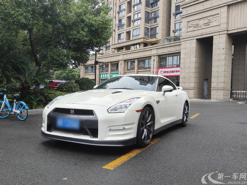 日产GT-R [进口] 2014款 3.8T 自动 动感酷黑内饰版 (欧Ⅳ) 