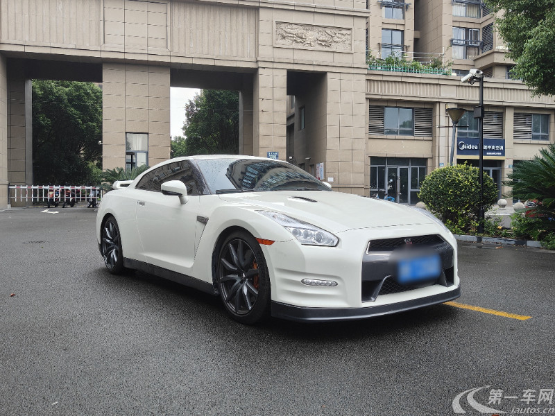 日产GT-R [进口] 2014款 3.8T 自动 动感酷黑内饰版 (欧Ⅳ) 