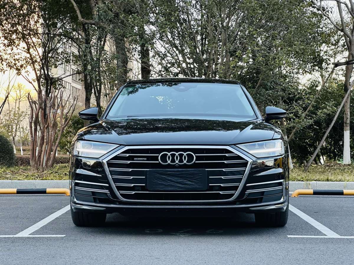 奥迪A8L 55 [进口] 2019款 3.0T 自动 汽油 PLus豪华型价格0万