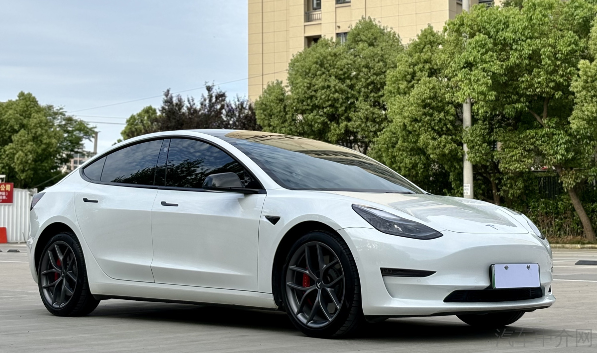 特斯拉MODEL 3 2023款 自动 长续航双电机全轮驱动 纯电动价格0万 