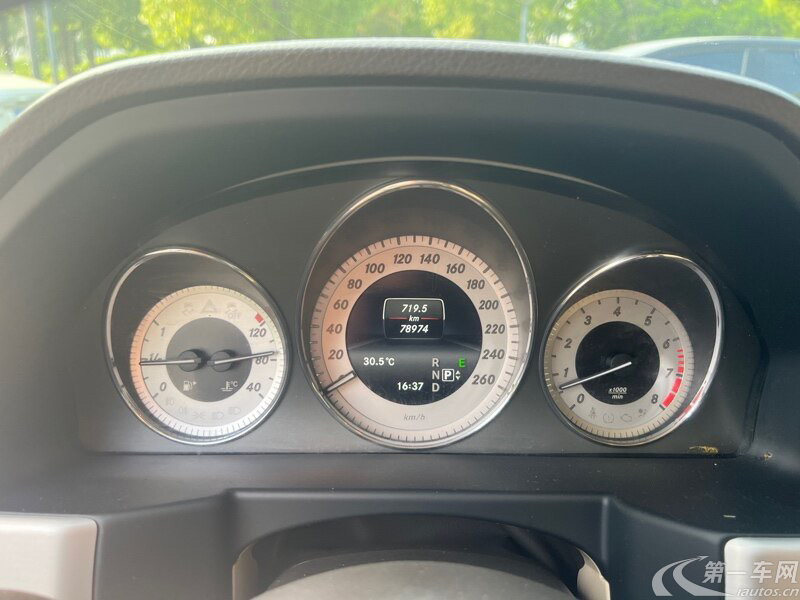 奔驰GLK GLK300 2013款 3.0L 自动 汽油 动感型 (国Ⅳ) 