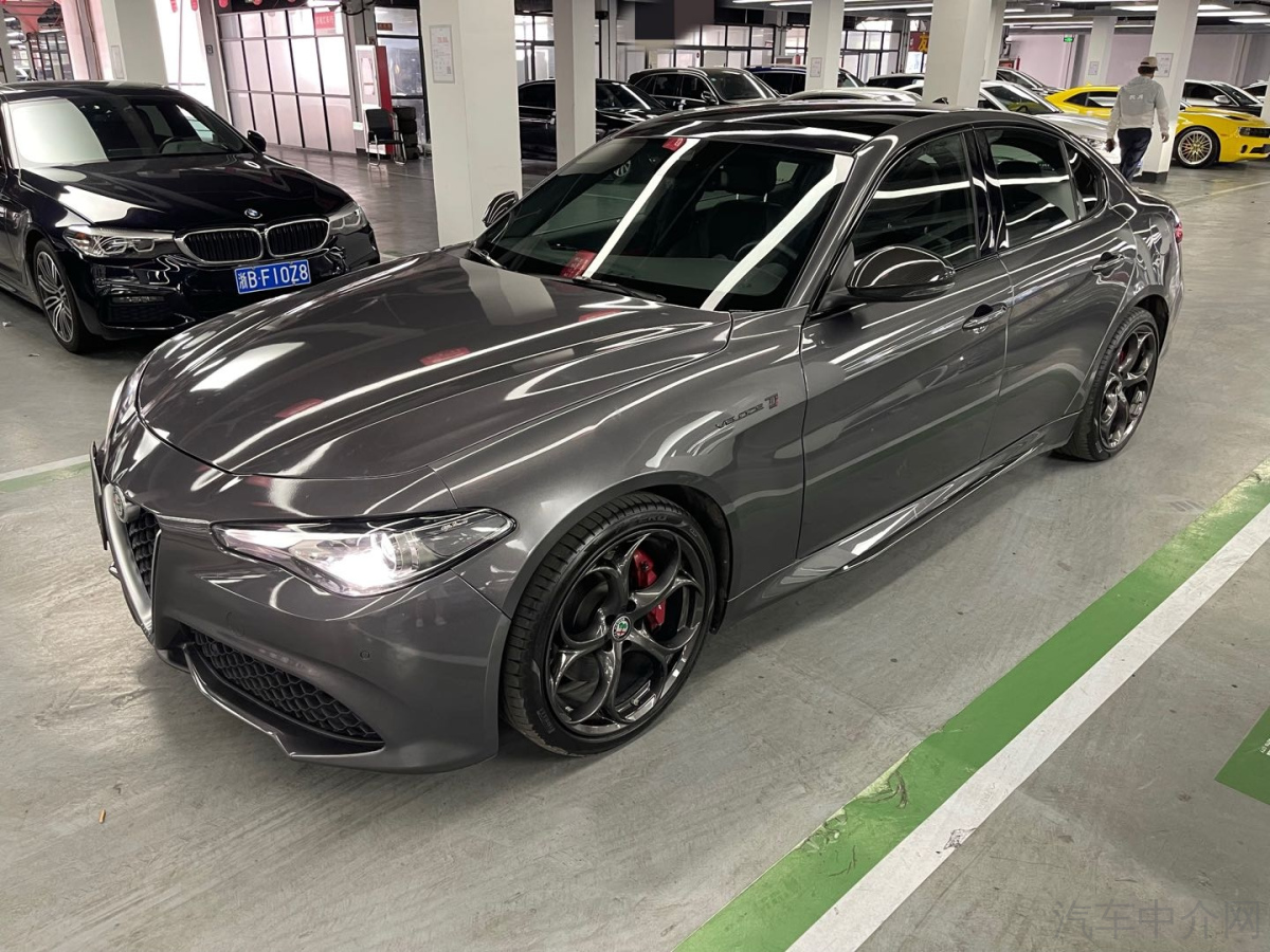 阿尔法罗密欧Giulia [进口] 2021款 2.0T 自动 Veloce二手车 二手Ti竞速版价格0万