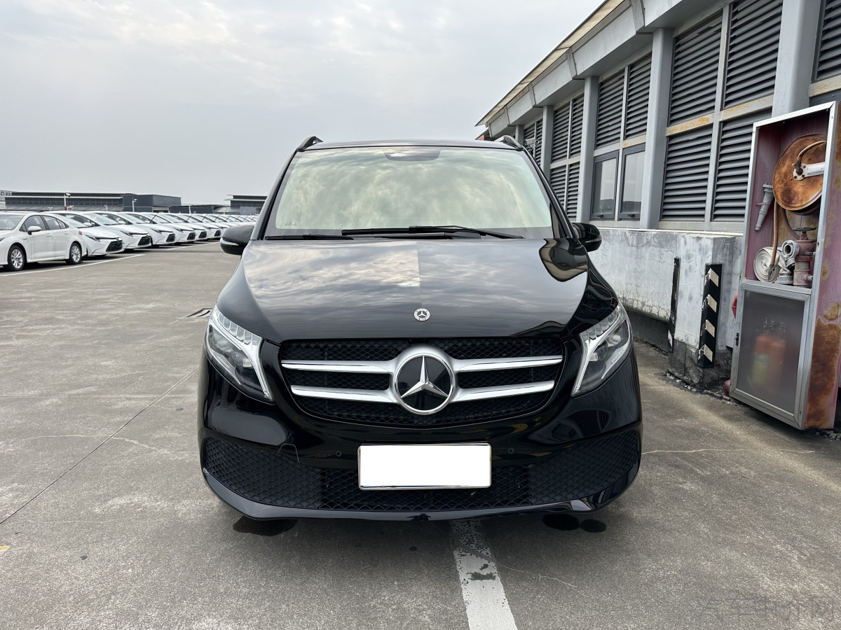 奔驰V级 2022款 2.0T 自动 V260领航版 价格0万 
