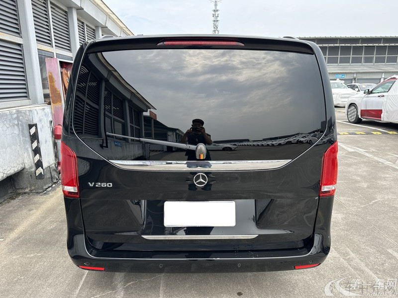 奔驰V级 2022款 2.0T 自动 V260领航版 (国Ⅵ) 